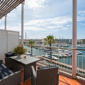  Apartment Stunning 2-bed Penthouse In 250m From